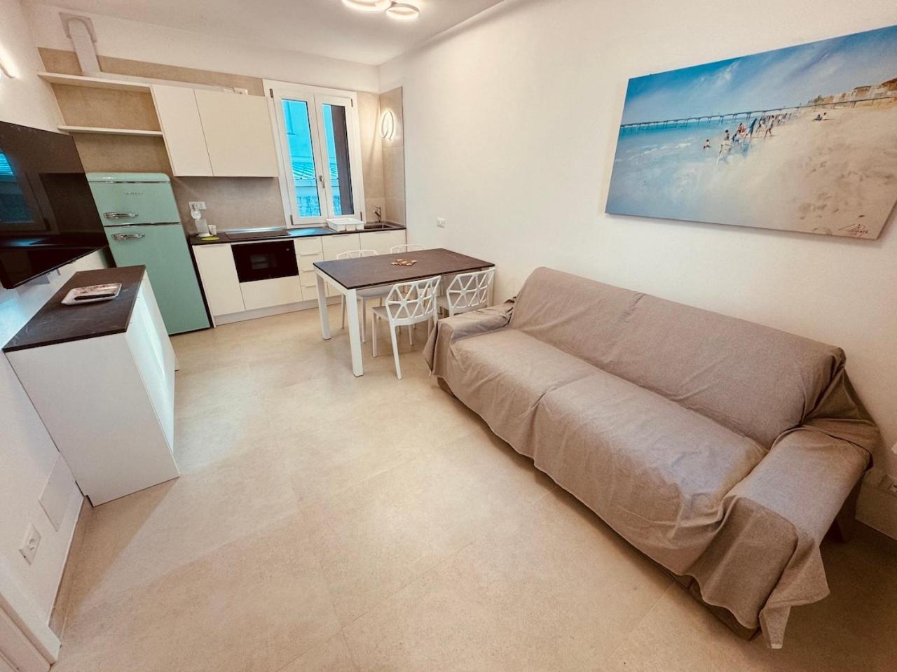 App4Rent Villa Zanetti - Appartamenti Con Spiaggia Privata Frontemare Lido di Jesolo Exterior photo