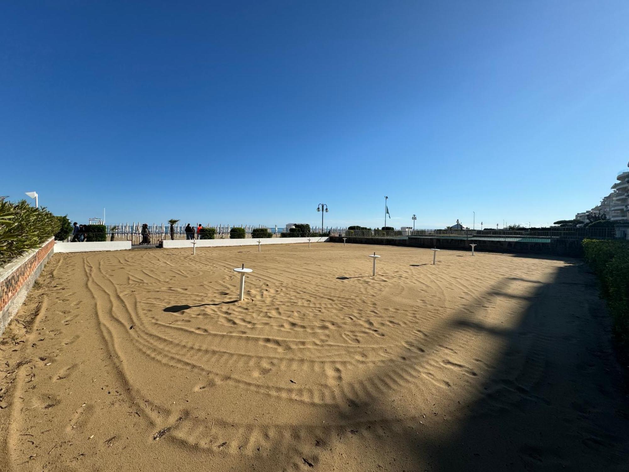 App4Rent Villa Zanetti - Appartamenti Con Spiaggia Privata Frontemare Lido di Jesolo Exterior photo