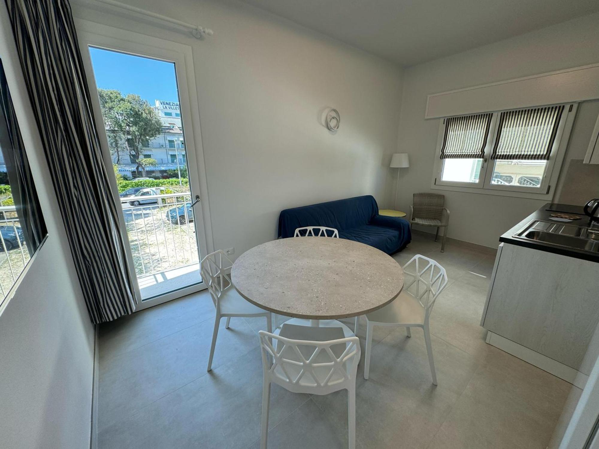 App4Rent Villa Zanetti - Appartamenti Con Spiaggia Privata Frontemare Lido di Jesolo Exterior photo