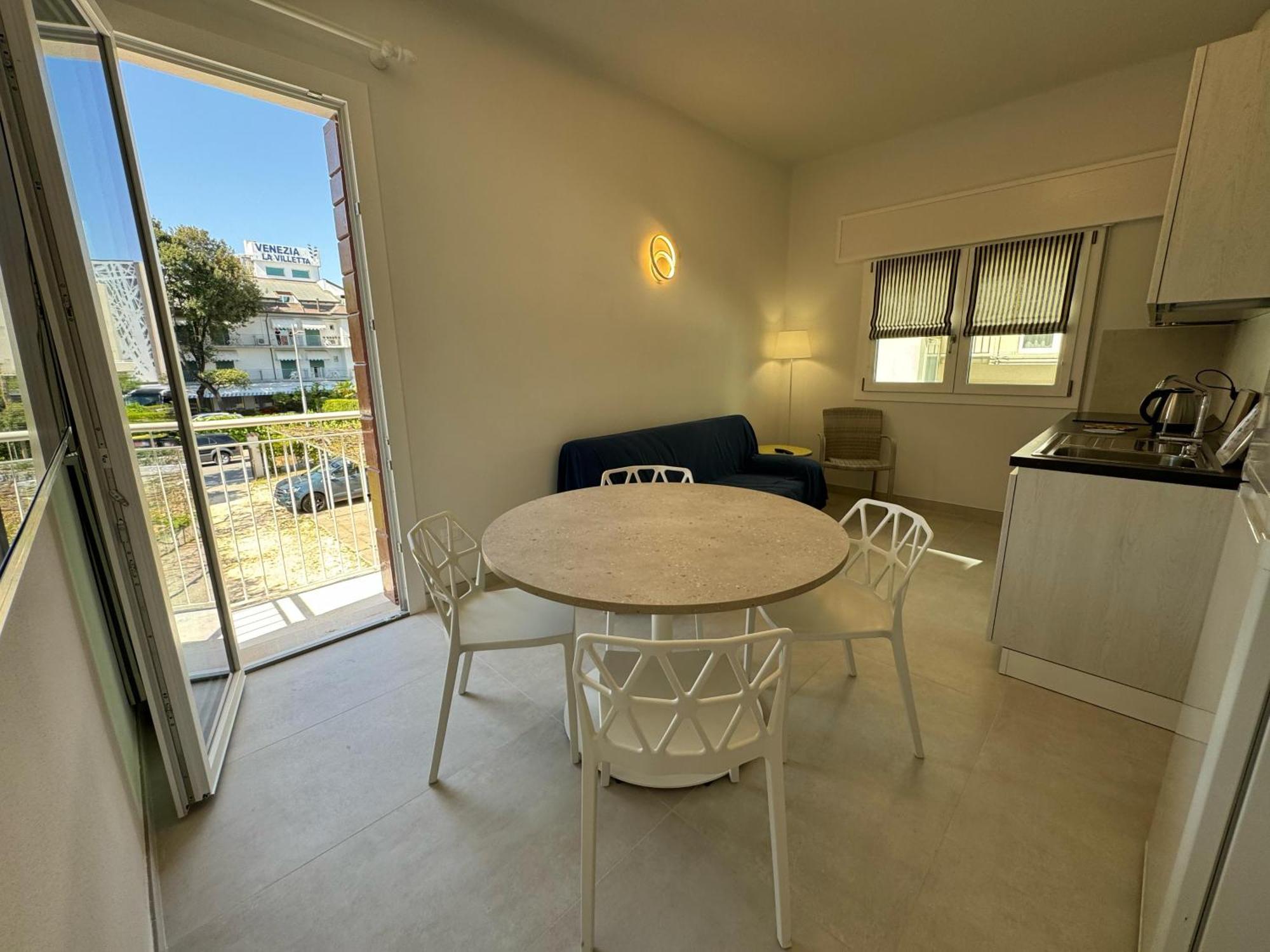 App4Rent Villa Zanetti - Appartamenti Con Spiaggia Privata Frontemare Lido di Jesolo Exterior photo