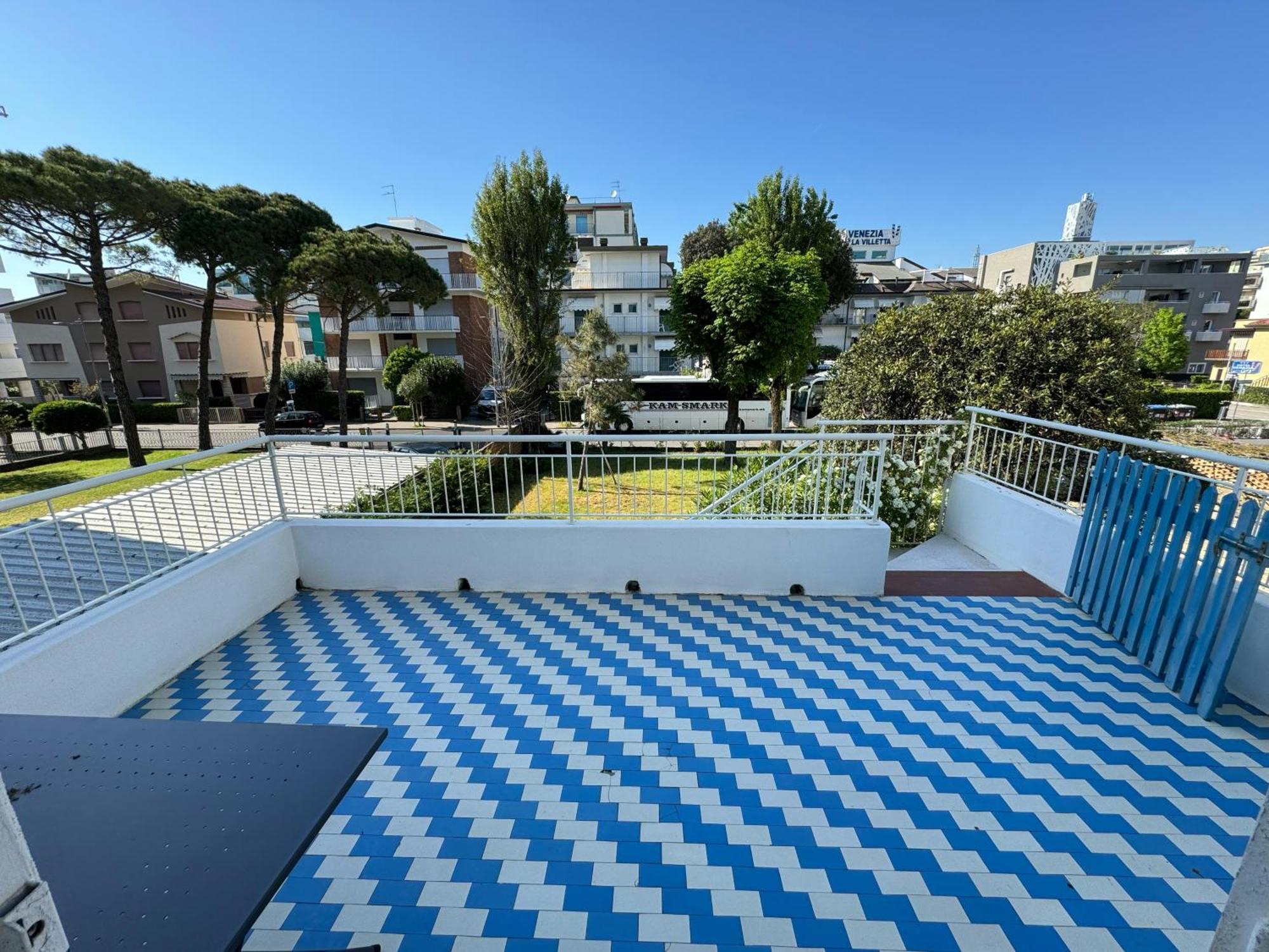 App4Rent Villa Zanetti - Appartamenti Con Spiaggia Privata Frontemare Lido di Jesolo Exterior photo