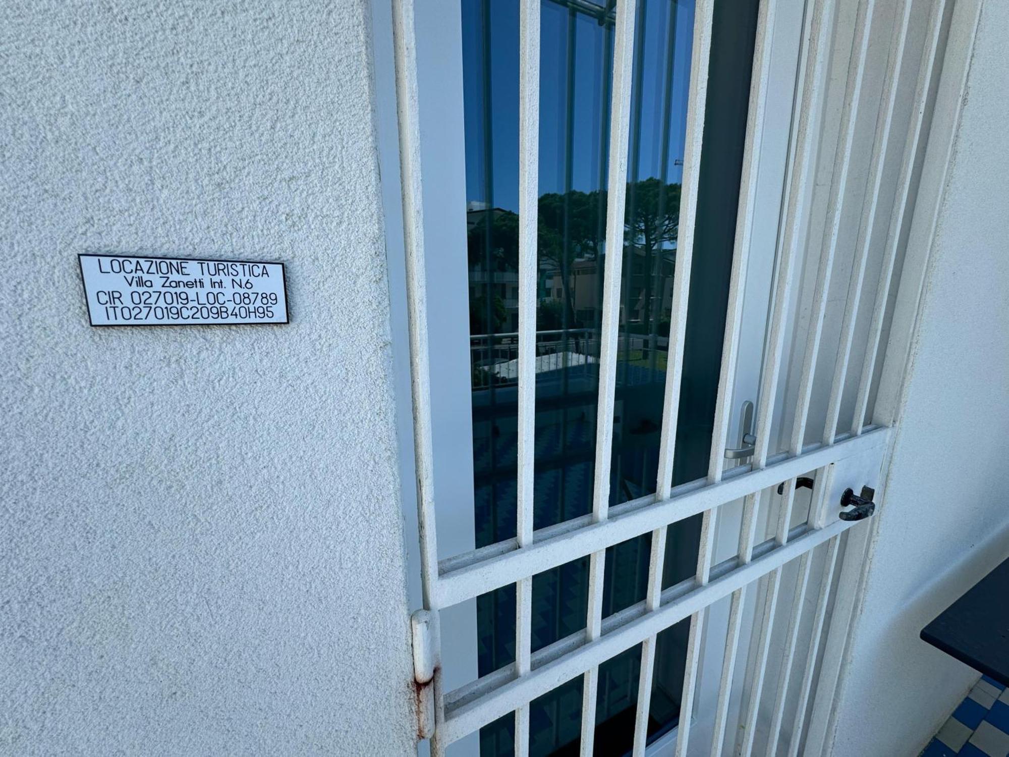 App4Rent Villa Zanetti - Appartamenti Con Spiaggia Privata Frontemare Lido di Jesolo Exterior photo